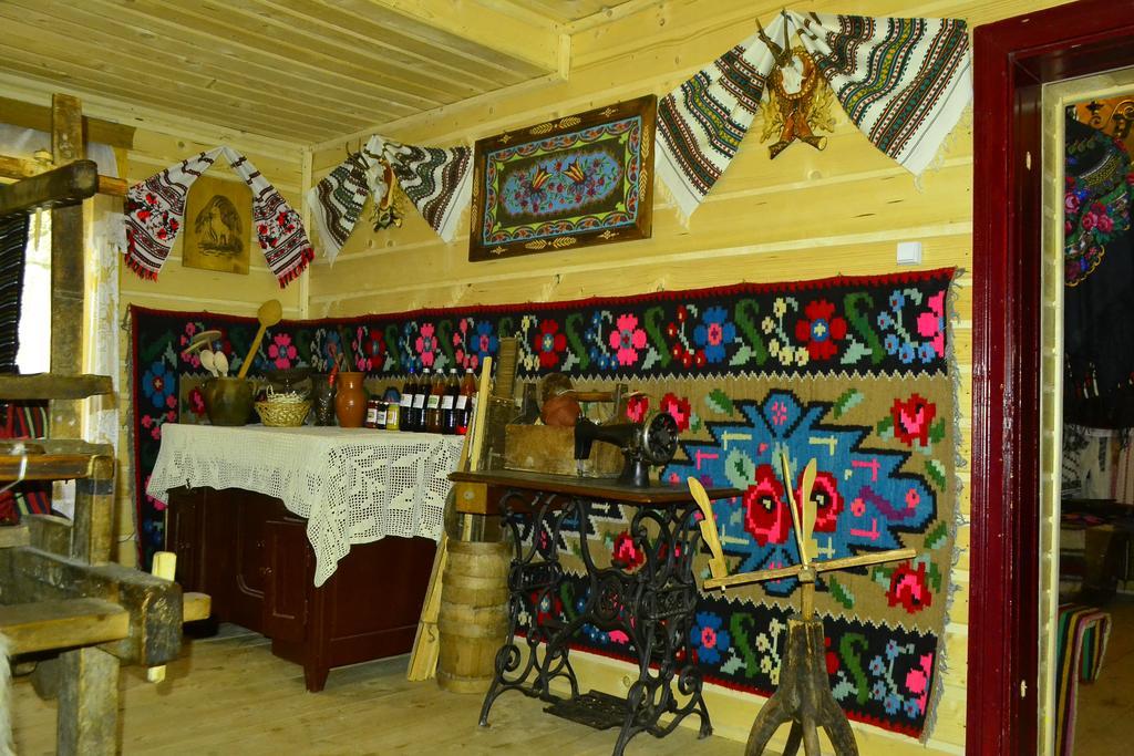 Pensiunea Agroturistica Casa Colinita Vatra Moldoviţei Zewnętrze zdjęcie